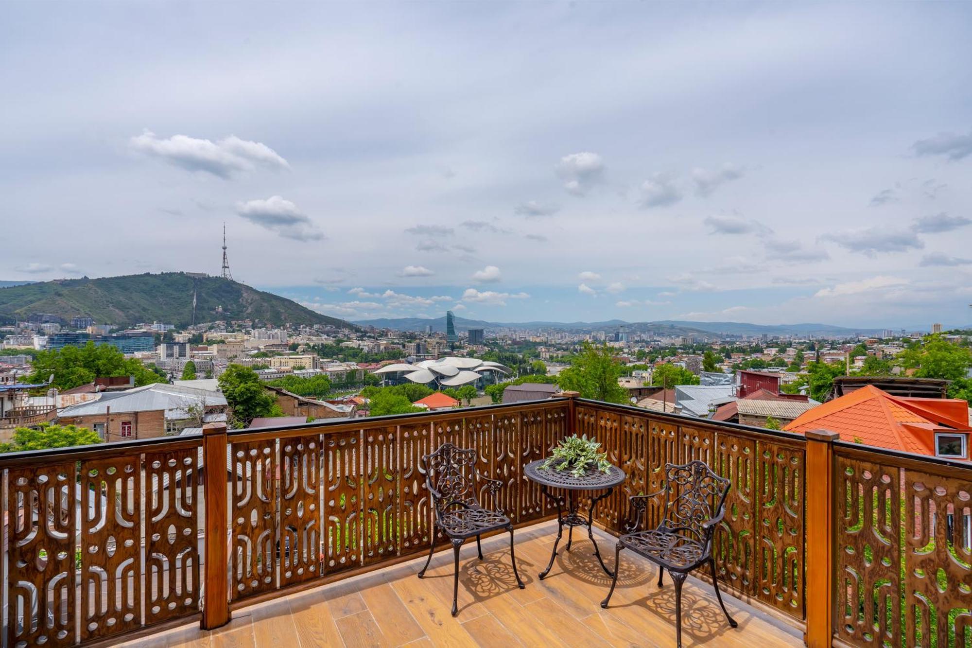 Iris Hotel تبليسي المظهر الخارجي الصورة